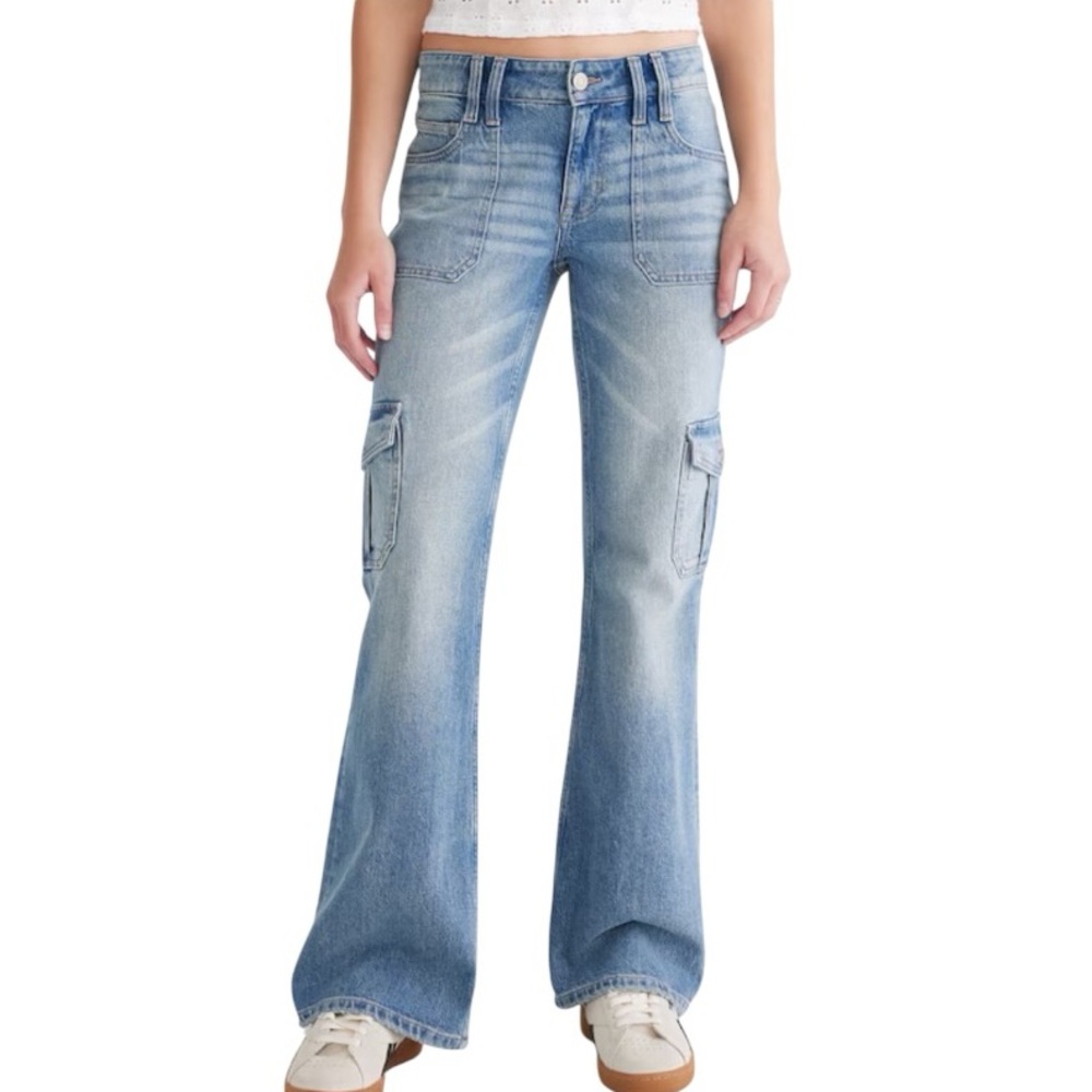 Light Wash Women's Cargo Jeans - Flared Leg